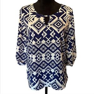 EVERLY Size Medium Blue Geometric Motif Print 3/4 Sleeve Blouse